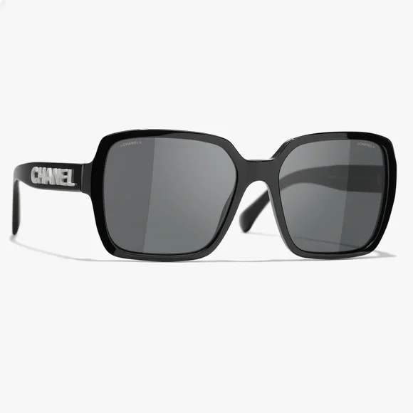 100% Authentic CHANEL Black Square Sunglasses - Picture 4 of 7